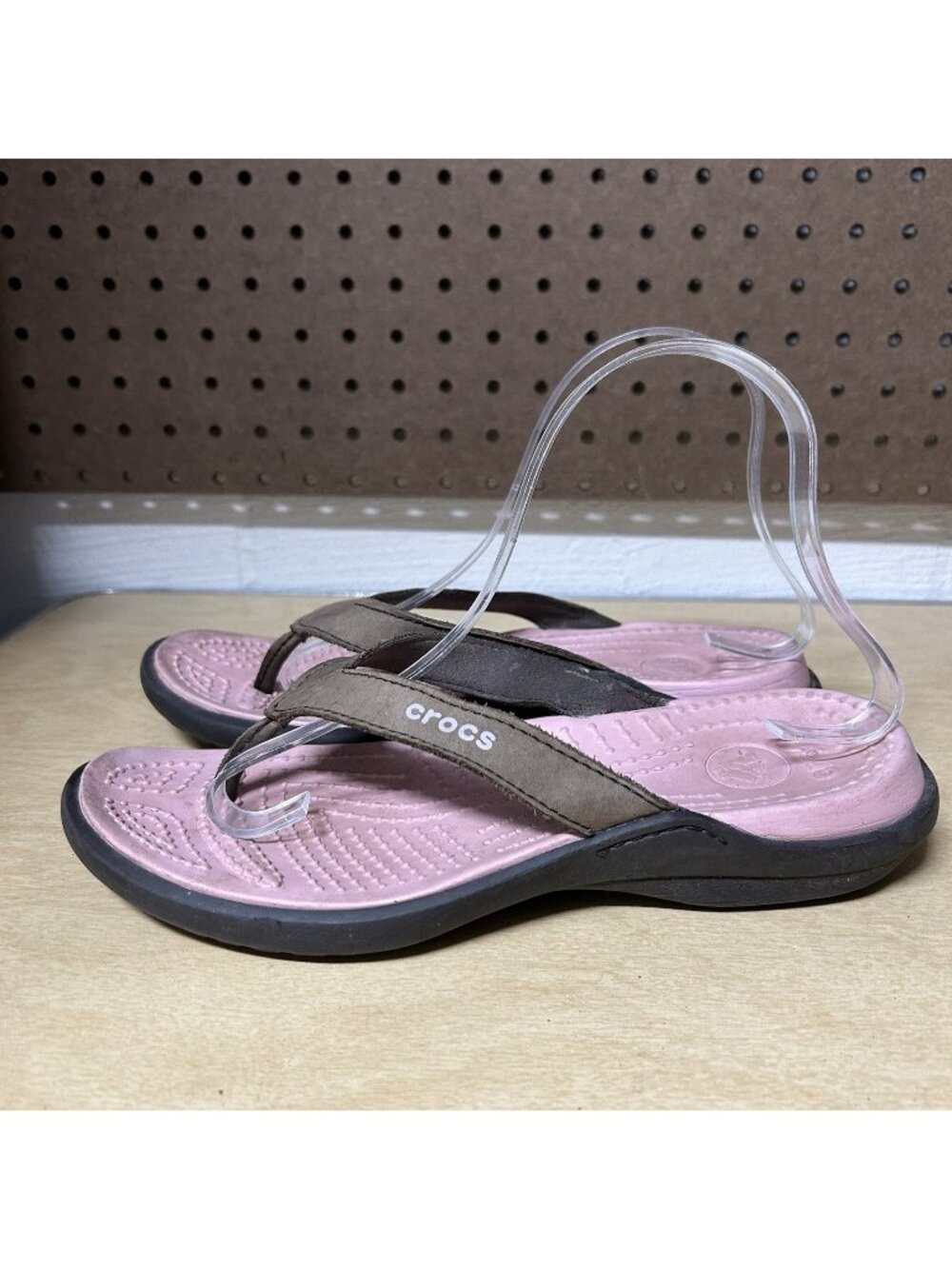 Crocs Capri Flip Flops Brown Pink Women’s Sandals Shoes Size 8